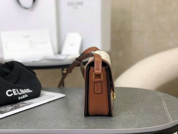 셀린느 틴 트리옹프 백 트리옹프 캔버스 & 카프스킨 화이트 [매장가 500만원대]