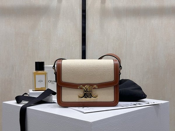 셀린느 틴 트리옹프 백 텍스타일 & 카프스킨 내추럴 탠 [매장가 530만원대