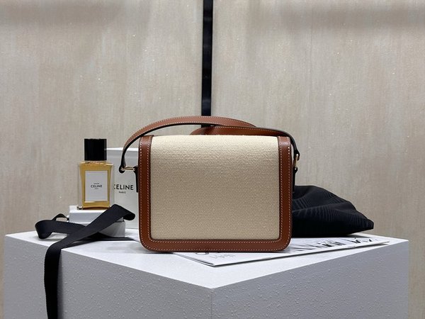 셀린느 틴 트리옹프 백 텍스타일 & 카프스킨 내추럴 탠 [매장가 530만원대