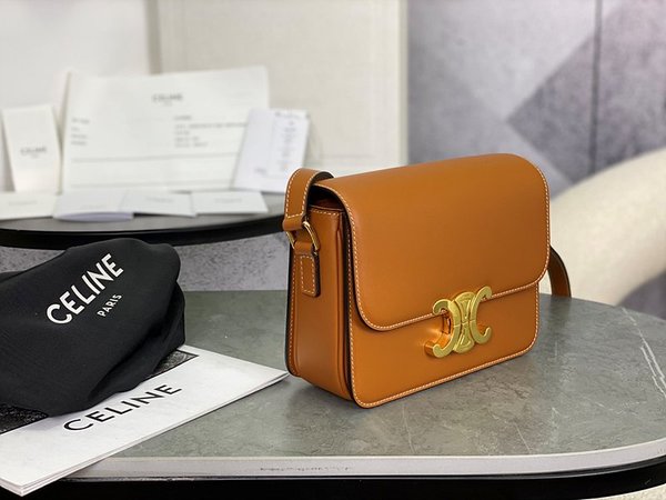 셀린느 틴 트리옹프 백 내추럴 카프스킨 탠 [매장가 540만원대]