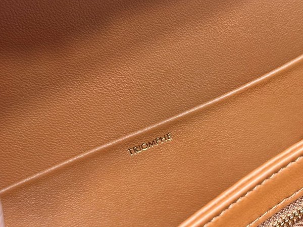 셀린느 클래식 트리옹프 백 텍스타일 & 카프스킨 내추럴 탠 [매장가 570만원대