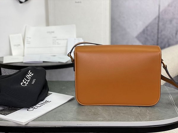 셀린느 클래식 트리옹프 내추럴 카프스킨 탠 [매장가 570만원대]