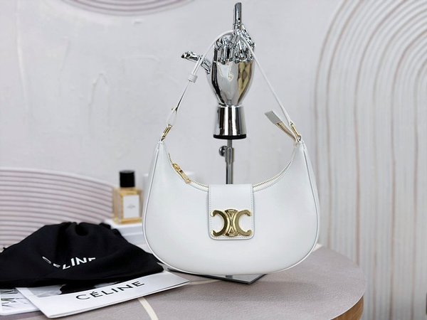 셀린느 미디엄 트리옹프 아바백 부드러운 카프스킨 라이스 [매장가 370만원대]