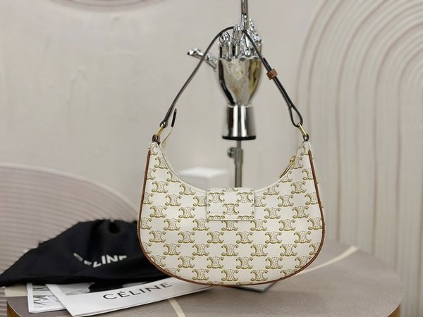 셀린느 미디엄 트리옹프 아바백 캔버스 & 카프스킨 화이트 [매장가 330만원대]