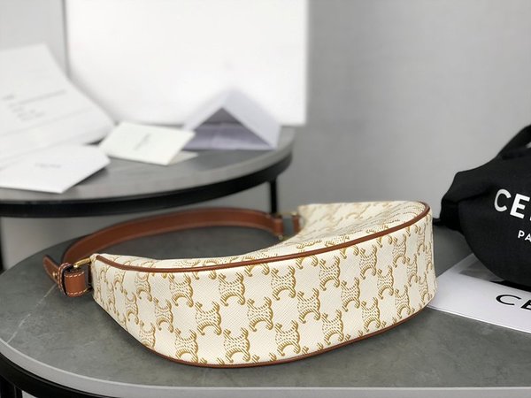 셀린느 아바백 트리옹프 캔버스 & 카프스킨 화이트 [매장가 240만원대]