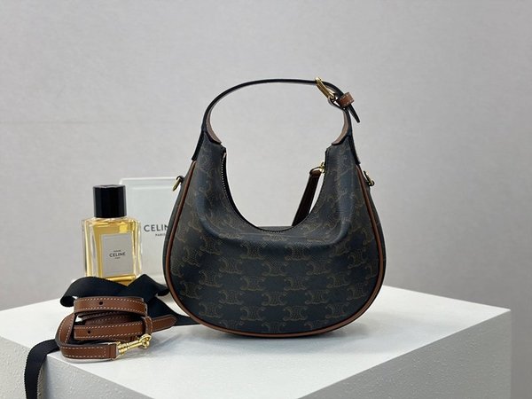 셀린느 틴 룰루 트리옹프 캔버스 & 카프스킨 [매장가 250만원대]