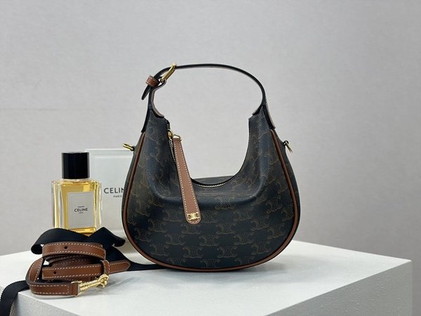 셀린느 틴 룰루 트리옹프 캔버스 & 카프스킨 [매장가 250만원대]