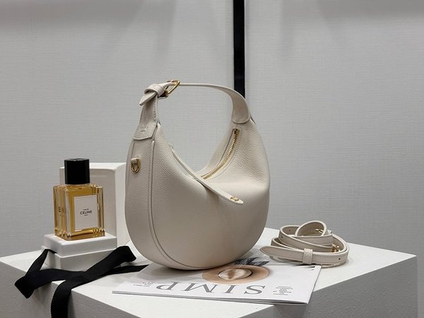 셀린느 틴 룰루 그레인 카프스킨 라이스 [매장가 265만원대]