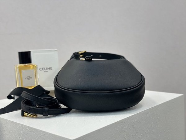 셀린느 틴 룰루 그레인 카프스킨 블랙 [매장가 265만원대]