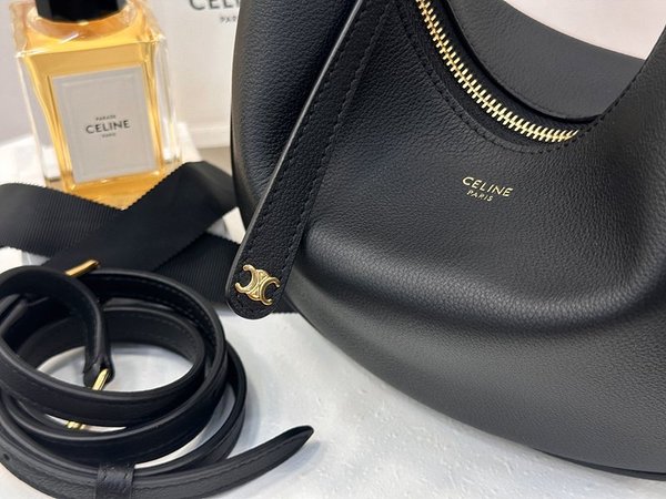 셀린느 틴 룰루 그레인 카프스킨 블랙 [매장가 265만원대]