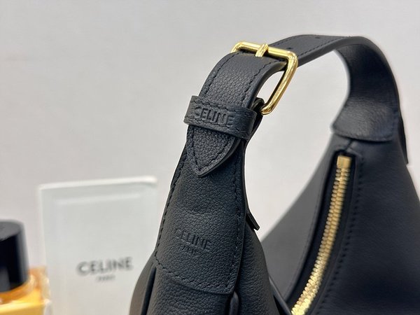 셀린느 틴 룰루 그레인 카프스킨 블랙 [매장가 265만원대]