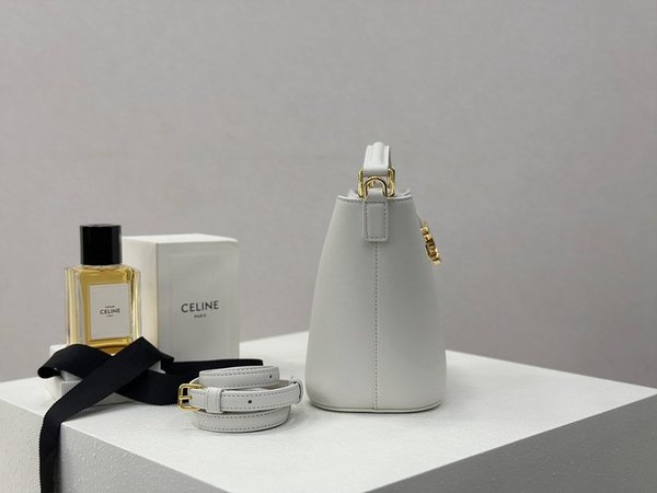 셀린느 미니 루이즈 버킷백 부드러운 카프스킨 화이트 [매장가 350만원대]