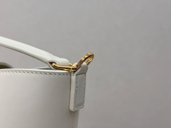 셀린느 미니 루이즈 버킷백 부드러운 카프스킨 화이트 [매장가 350만원대]