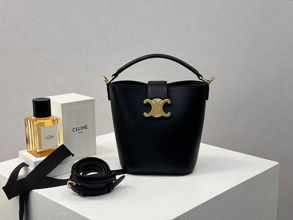 셀린느 미니 루이즈 버킷백 부드러운 카프스킨 블랙 [매장가 350만원대]