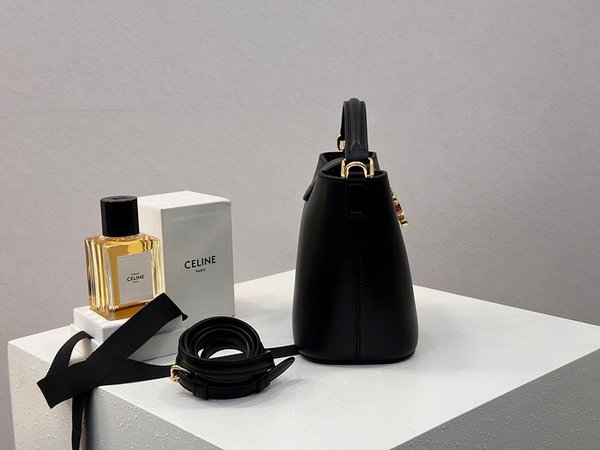 셀린느 미니 루이즈 버킷백 부드러운 카프스킨 블랙 [매장가 350만원대]