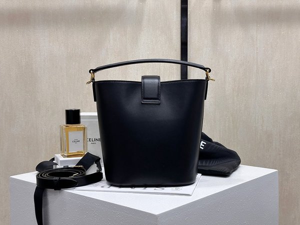 셀린느 스몰 루이즈 버킷백 부드러운 카프스킨 블랙 [매장가 390만원대]