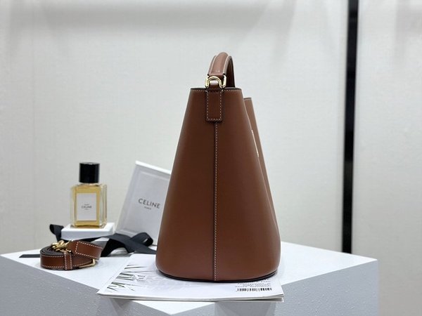 셀린느 미디엄 루이즈 버킷백 부드러운 카프스킨 탠 [매장가 460만원대]