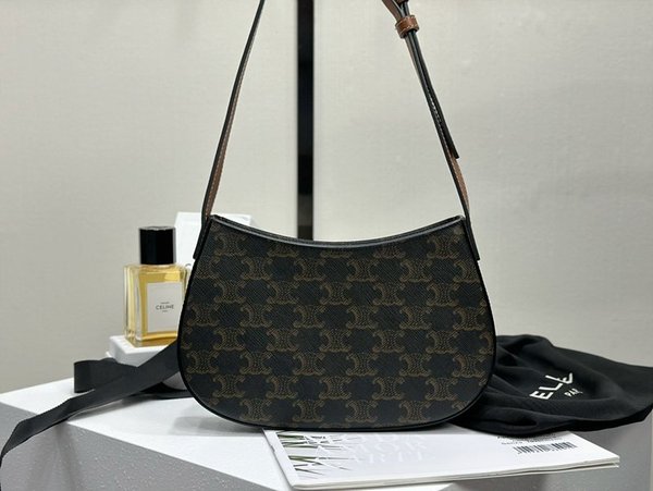 셀린느 미디엄 틸리백 트리오페 캐넙스 & 카프스킨 [매장가 350만원대]