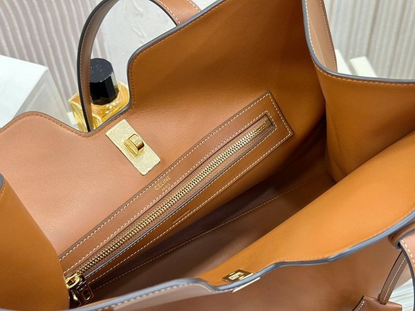 셀린느 카바스 16 숄더백 부드러운 카프스킨 탠 [매장가 400만원대]