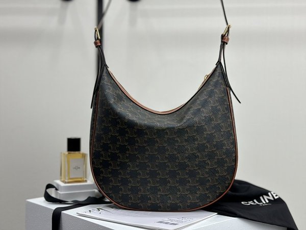 셀린느 미디엄 엘로이즈 백 트리옹프 캔버스 & 카프스킨 탠 [매장가 500만원대]