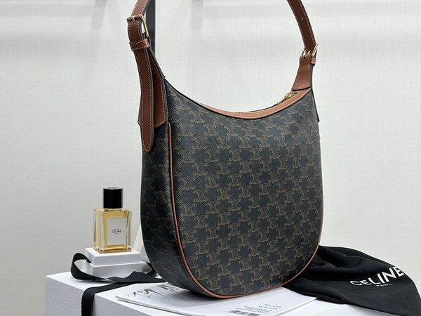 셀린느 미디엄 엘로이즈 백 트리옹프 캔버스 & 카프스킨 탠 [매장가 500만원대]