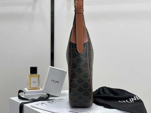 셀린느 미디엄 엘로이즈 백 트리옹프 캔버스 & 카프스킨 탠 [매장가 500만원대]