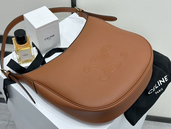 셀린느 미디엄 엘로이즈 백 서플 크레인 카프스킨 탠 [매장가 500만원대]