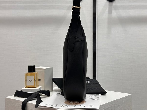 셀린느 미디엄 엘로이즈 백 서플 크레인 카프스킨 블랙 [매장가 500만원대]