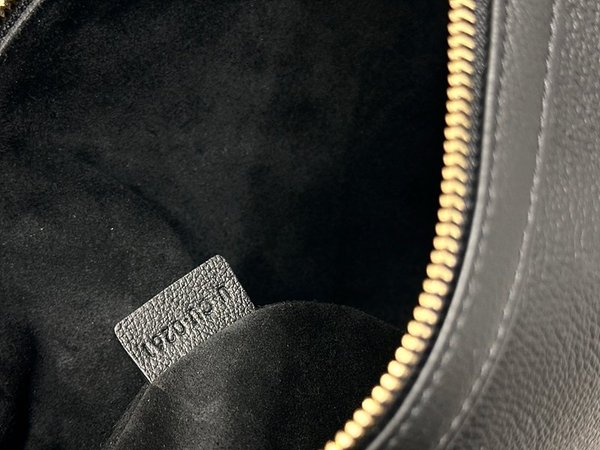 셀린느 미디엄 엘로이즈 백 서플 크레인 카프스킨 블랙 [매장가 500만원대]