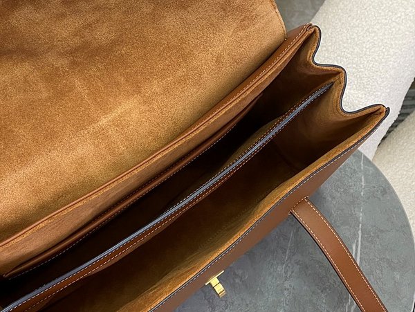 셀린느 틴 소프트 16 미디엄 백 부드러운 카프스킨 탠 [매장가 430만원대]