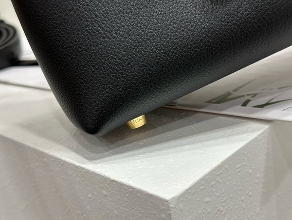 셀린느 틴 니노백 서플 그레인 카프스킨 블랙 [매장가 460만원대]