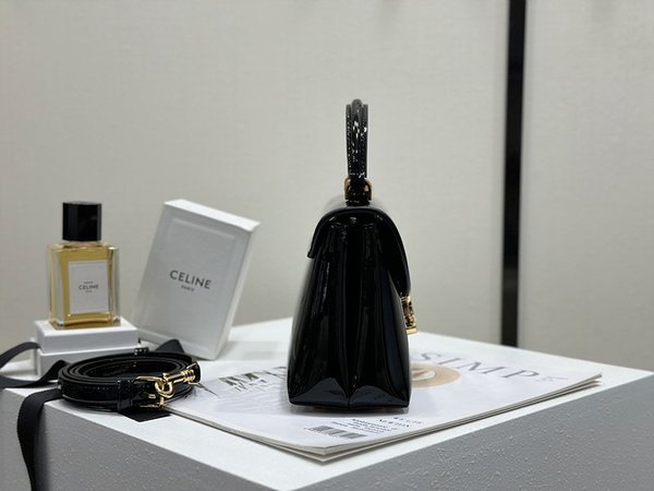 셀린느 틴 니노백 페이던트 카프스킨 블랙 [매장가 460만원대]