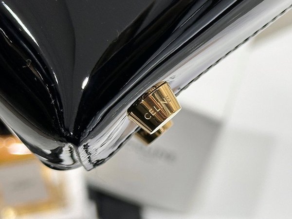 셀린느 틴 니노백 페이던트 카프스킨 블랙 [매장가 460만원대]