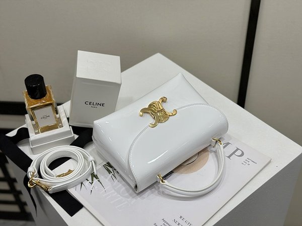 셀린느 틴 니노백 페이던트 카프스킨 화이트 [매장가 460만원대]