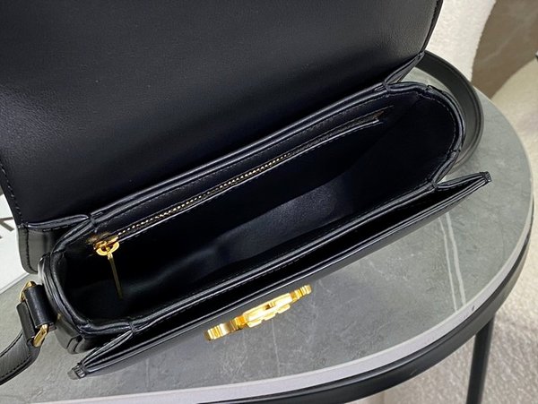 셀린느 클레아 베사체 가죽 숄더백 샤이니 카프스킨 블랙 [매장가 520만원대]