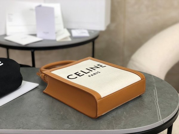 셀린느 미니 버티컬 카바스백 트리옹프 캔버스 & 카프스킨 내추럴 탠 [매장가 200만원대]
