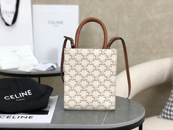 셀린느 미니 버티컬 카바스백 트리옹프 캔버스 & 카프스킨 화이트 [매장가 200만원대]