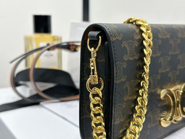 셀린느 멀티포세트 트리옹프 캔버스 & 카프스킨 탠 [매장가 285만원대]