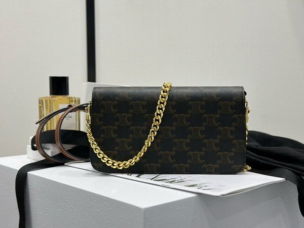 셀린느 멀티포세트 트리옹프 캔버스 & 카프스킨 탠 [매장가 285만원대]