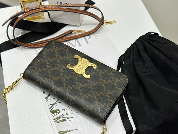 셀린느 멀티포세트 트리옹프 캔버스 & 카프스킨 탠 [매장가 285만원대]