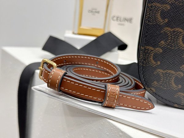 듀오 스트랩 지갑 트리옹프 캔버스 & 카프스킨 [매장가 230만원대]