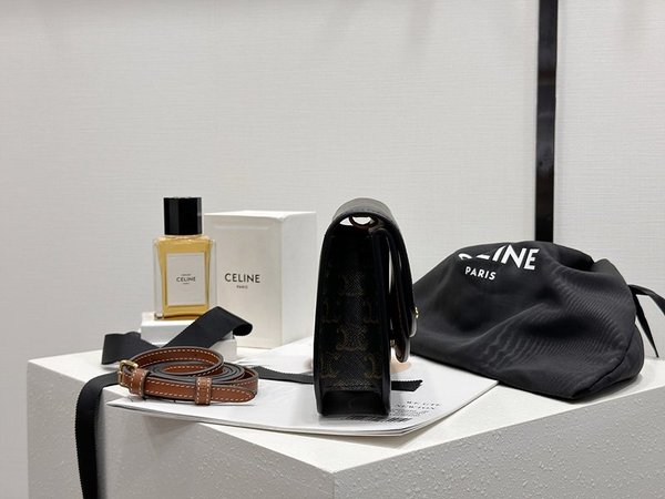 듀오 스트랩 지갑 트리옹프 캔버스 & 카프스킨 [매장가 230만원대]