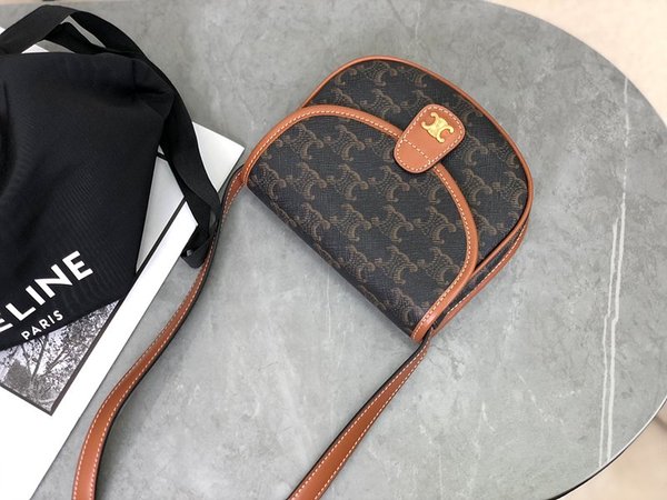 셀린느 베사체 미니 트리옹프 캔버스 & 카프스킨 탠 [매장가 200만원대]