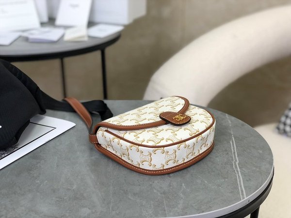 셀린느 베사체 미니 트리옹프 캔버스 & 카프스킨 화이트 [매장가 200만원대]