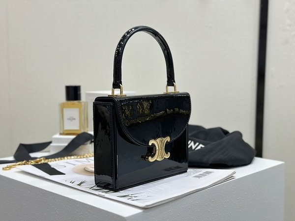 셀린느 스몰 블랑딘 박스 페이던트 카프스킨 블랙 [매장가 400만원대][매장가 400만원대]