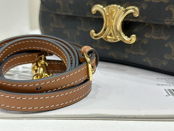 셀린느 틴 롤라 숄더백 트리옹프 캔버스 & 카프스킨 탠 [매장가 350만원대]