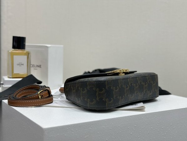 셀린느 틴 롤라 숄더백 트리옹프 캔버스 & 카프스킨 탠 [매장가 350만원대]