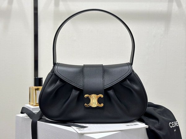 셀린느 미디엄 폴리 소프트 카프스킨 숄더백 [매장가 450만원대]