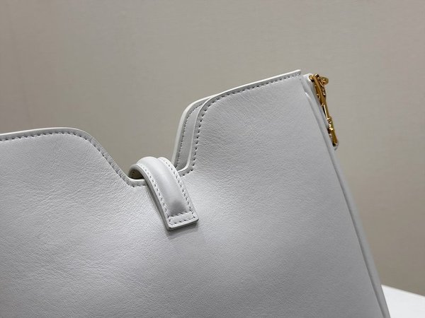 셀린느 스몰 소프트 16 까미유 백 부드러운 카프스킨 라이스 [매장가 430만원대]