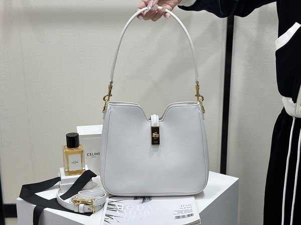 셀린느 스몰 소프트 16 까미유 백 부드러운 카프스킨 라이스 [매장가 430만원대]